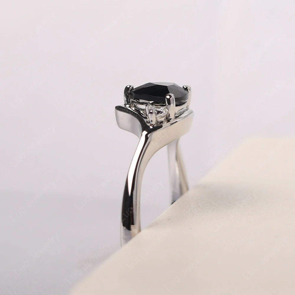 Scalloped Black Spinel Engagement Ring - Image 4