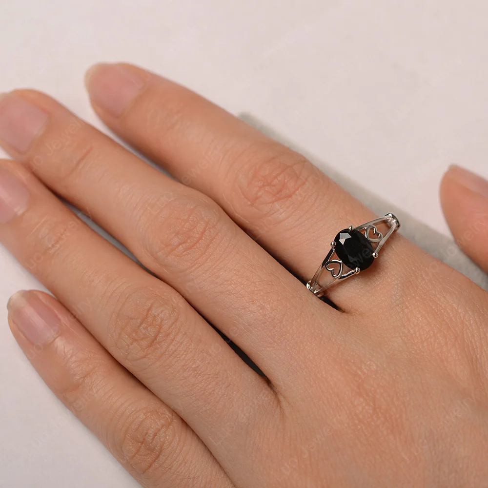 Oval Black Spinel Solitaire Ring - Image 3