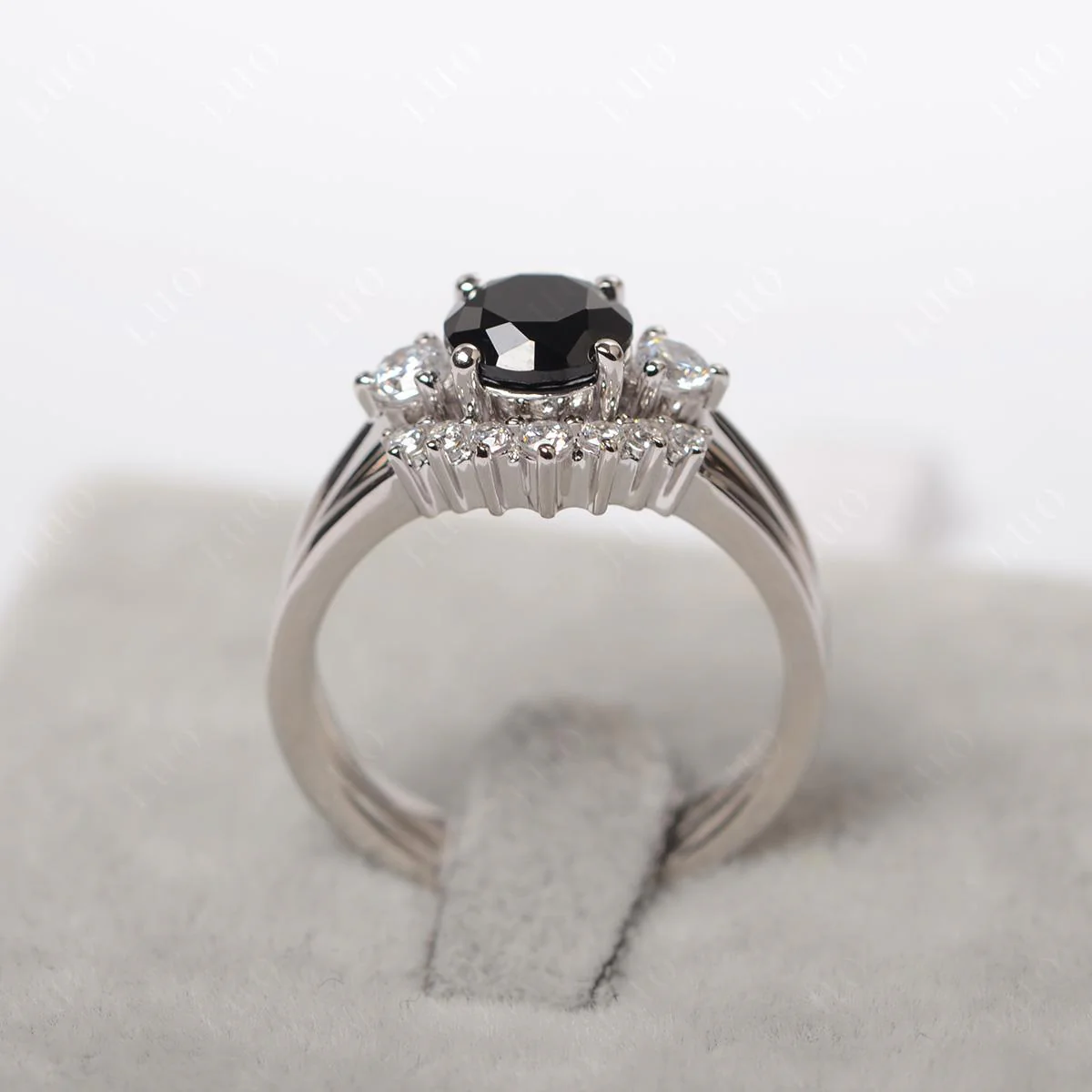 Round Black Spinel Wedding Ring Set - Image 12