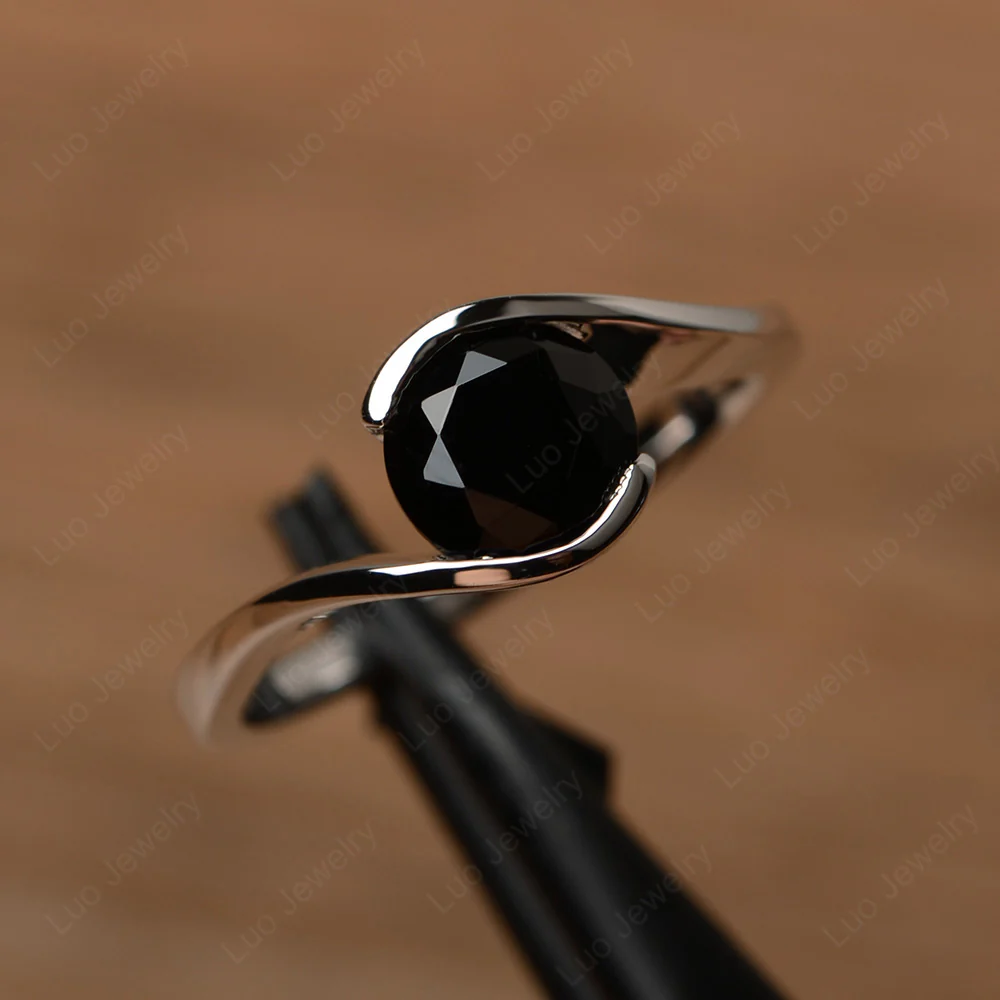 Black Spinel Bypass Solitaire Ring - Image 2