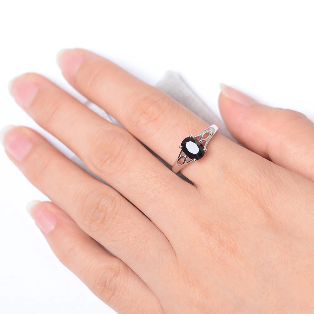 Oval Black Spinel Solitaire Split Shank Ring - Image 4