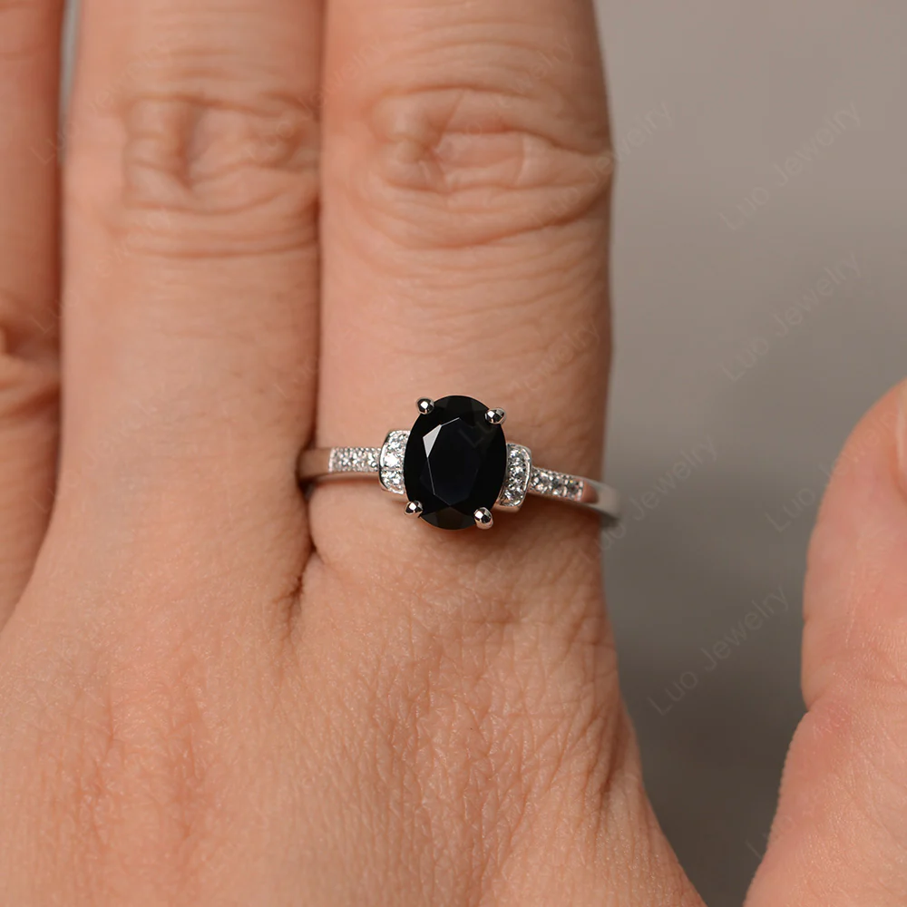 Petite Oval Black Spinel Ring - Image 4