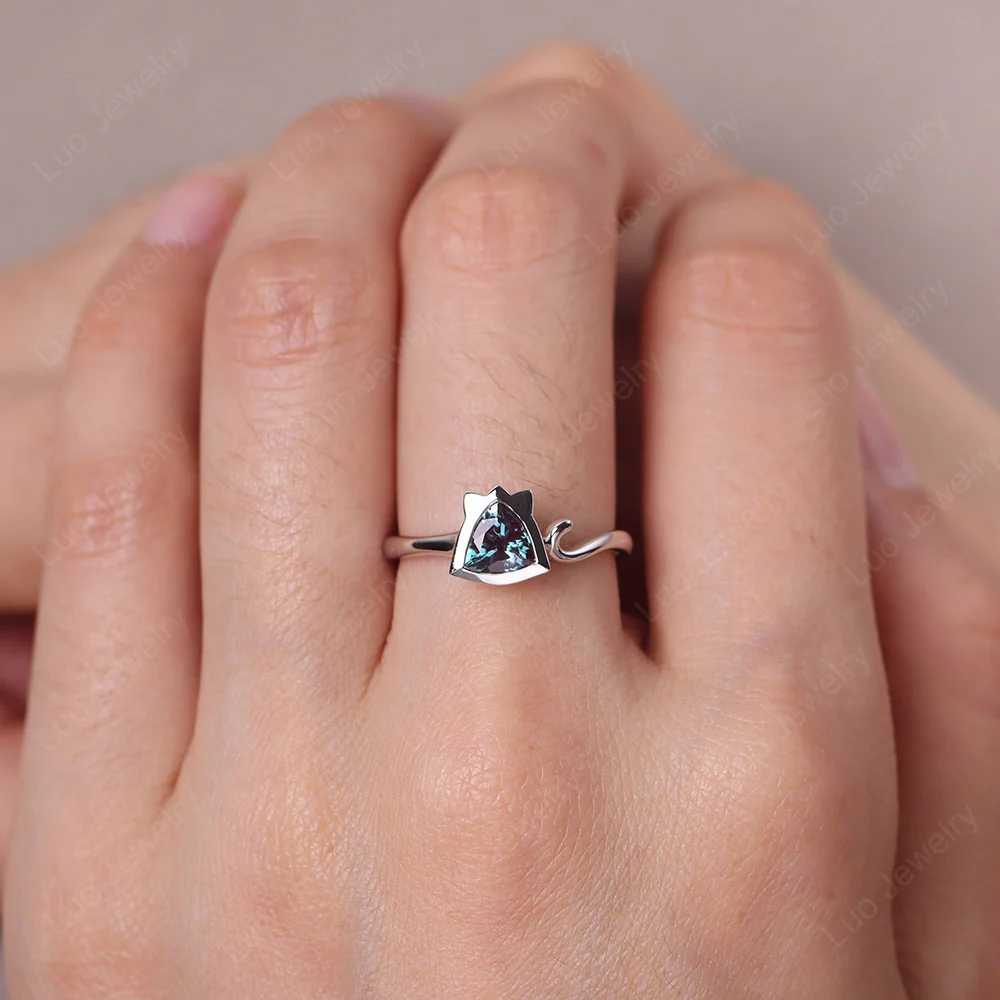 Alexandrite Cat Inspired Ring - Image 5