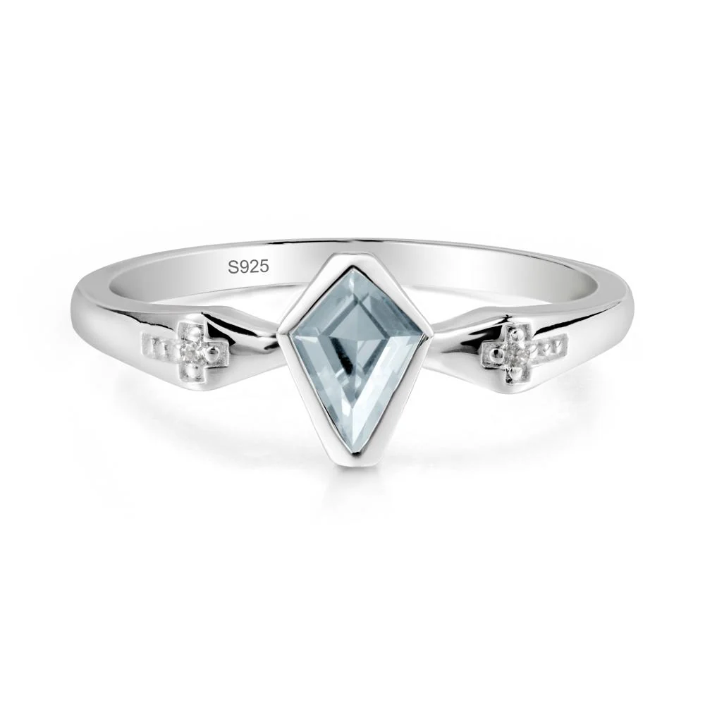 Coffin Shaped Bezel Setting Aquamarine Ring - Image 3