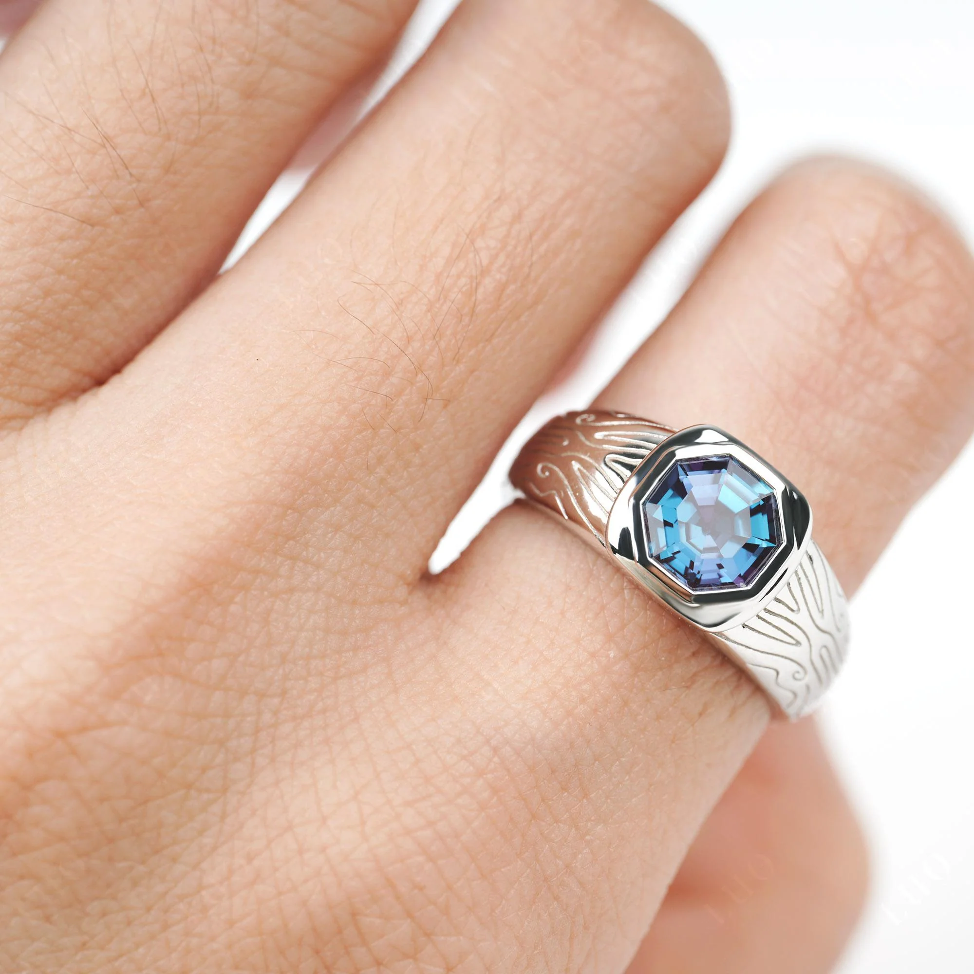 Cracked Rock Pattern Alexandrite Ring for Men - Image 14