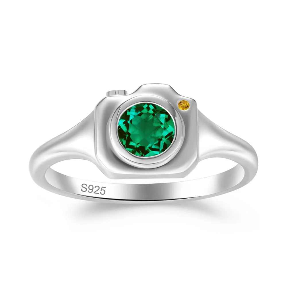 Creative Emerald and Citrine Statement Ring - Image 6