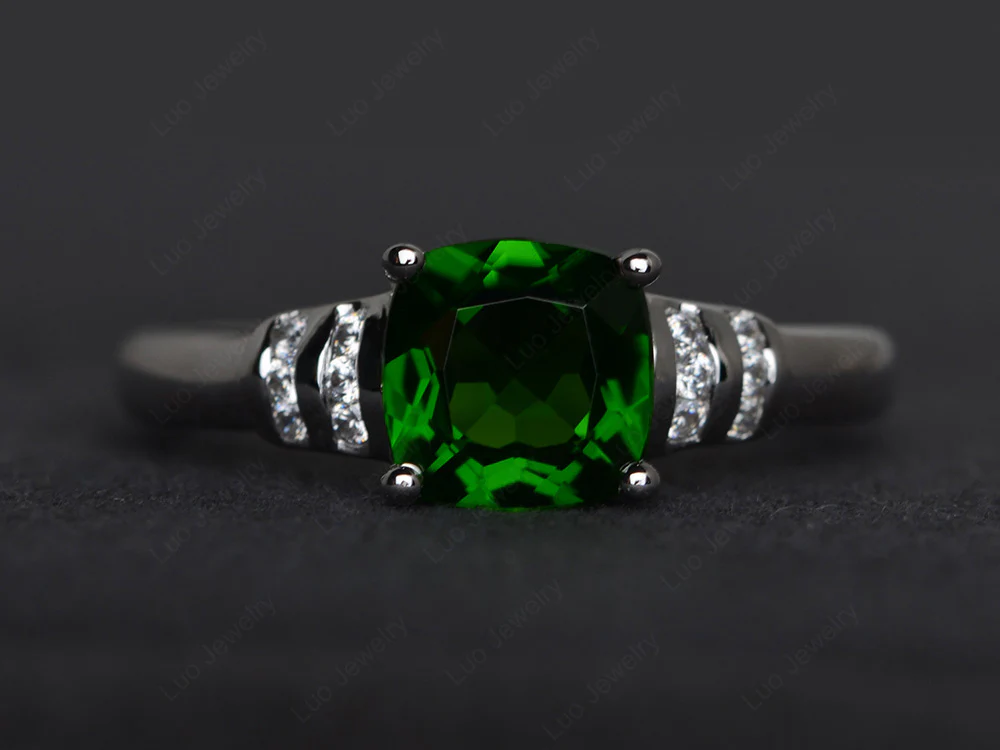 Simple Cushion Diopside Ring