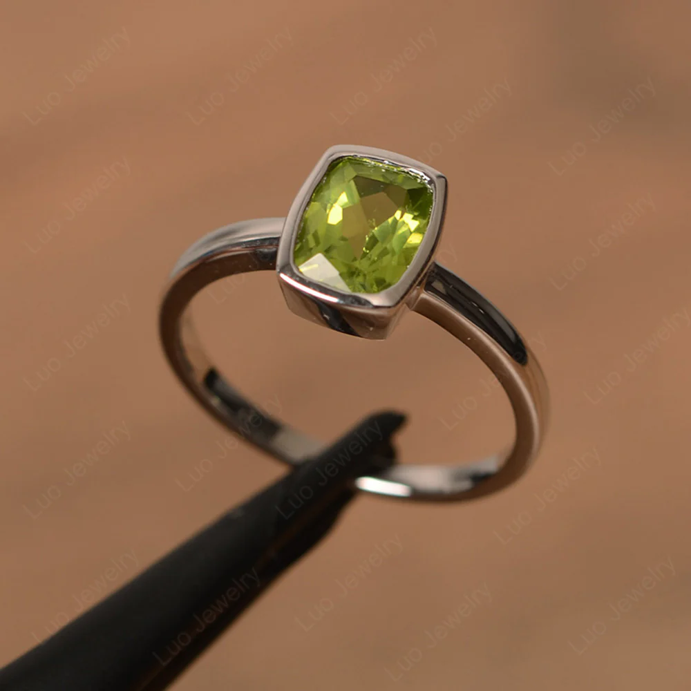 Cushion Cut Peridot Bezel Setting Ring - Image 2