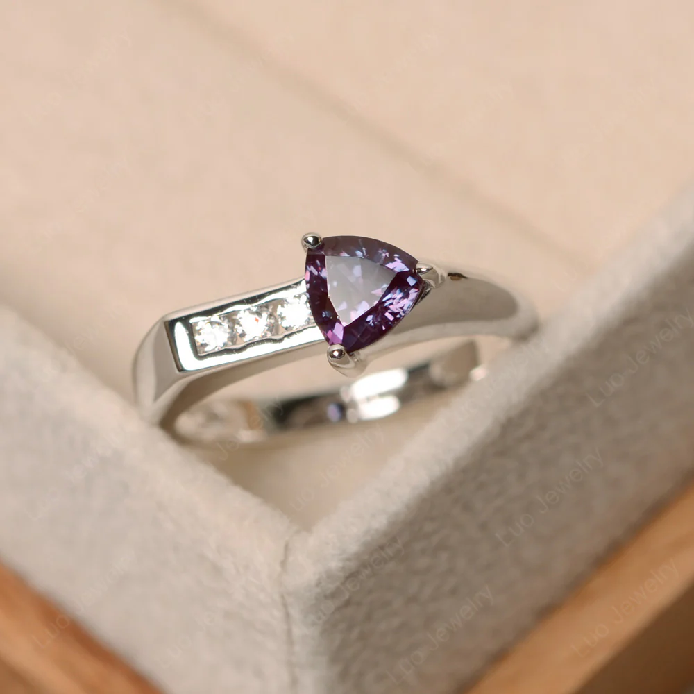Alexandrite Arrow Ring