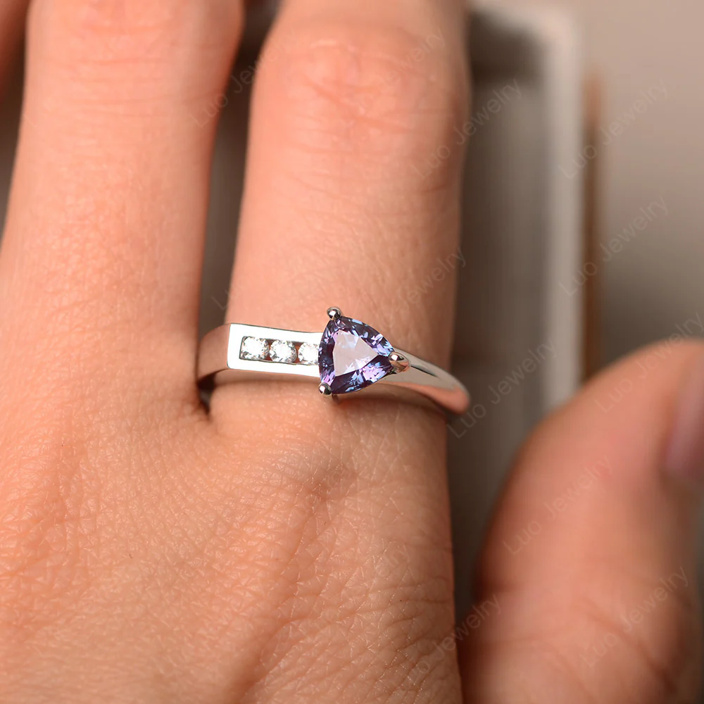 Alexandrite Arrow Ring - Image 4