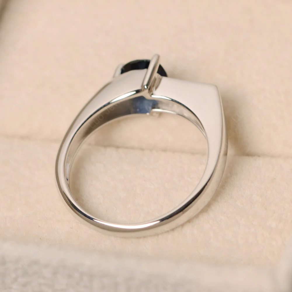 Sapphire Arrow Ring - Image 3