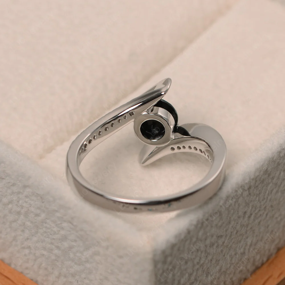 Round Black Spinel Tension Setting Ring - Image 3