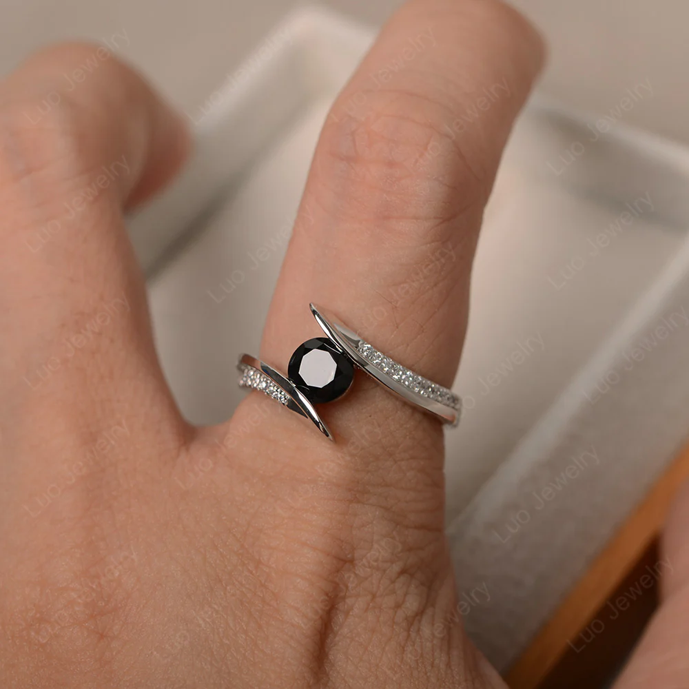 Round Black Spinel Tension Setting Ring - Image 4