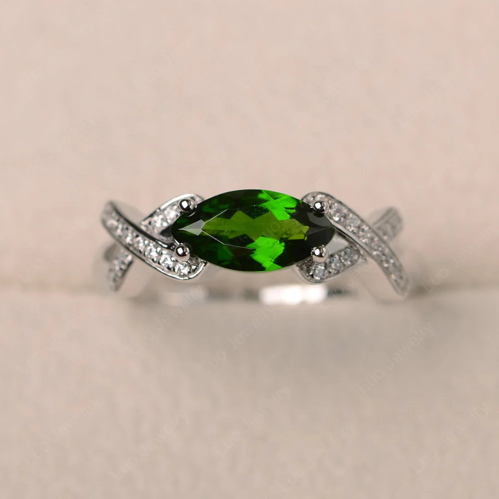 Diopside East West Criss Cross Ring