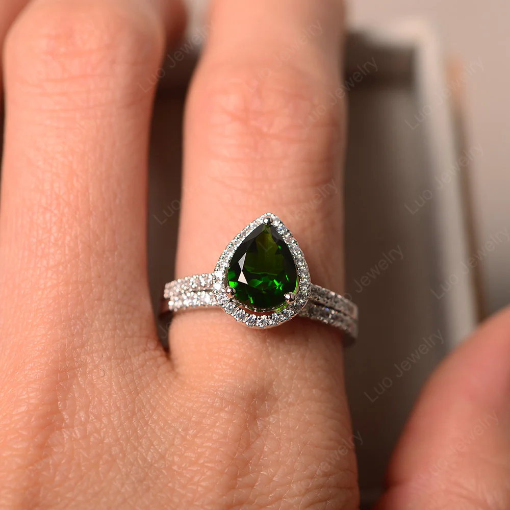Pear Shaped Diopside Bridal Set Rings - Image 4