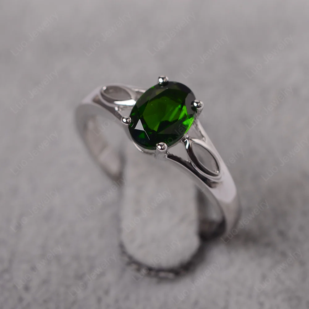 Oval Diopside Solitaire Split Shank Ring - Image 2