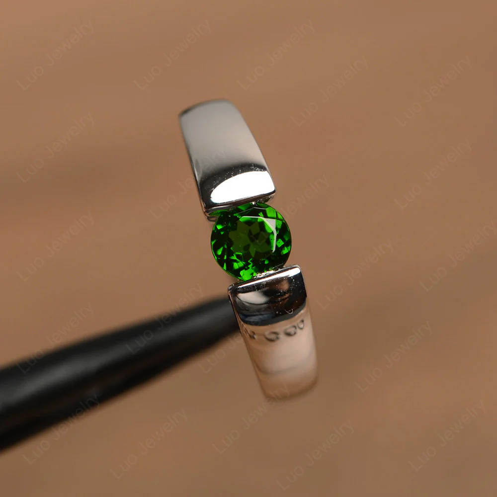 Diopside Unisex Promise Ring - Image 2