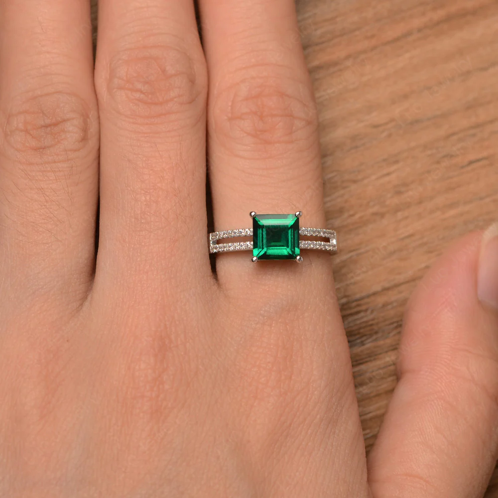 Emerald Engagement Ring Double Band - Image 3