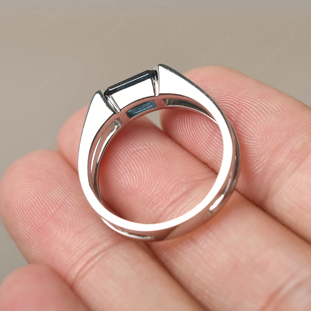 East West London Blue Topaz Solitaire Ring - Image 3