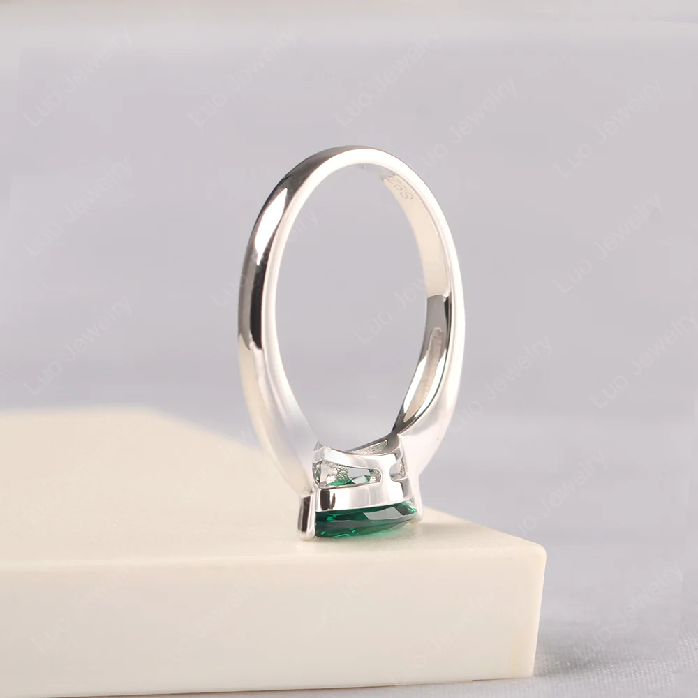 Marquise Cut Emerald East West Ring - Image 4