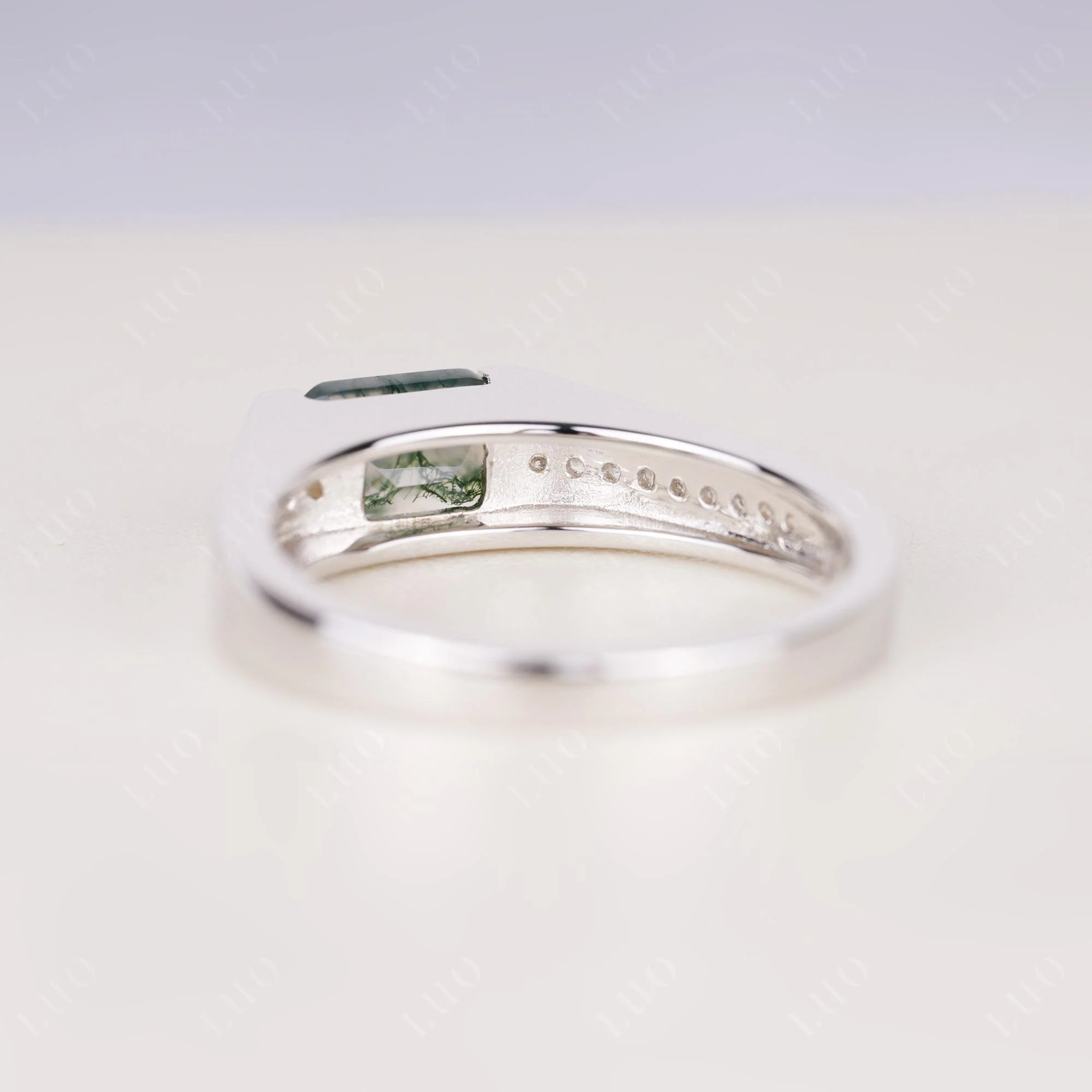 East West Moss Agate Engagement Ring - Image 3
