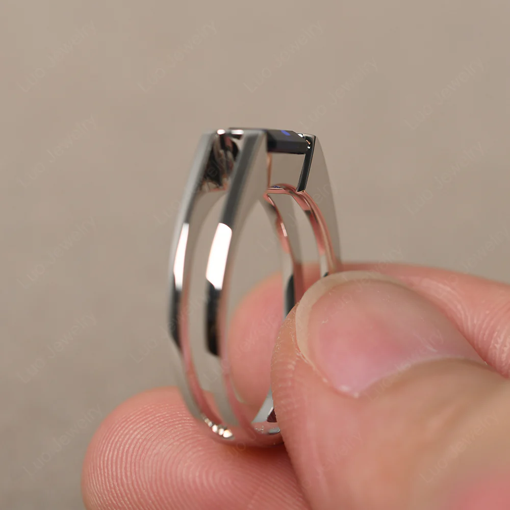 Sapphire Split Shank Solitaire Ring - Image 4