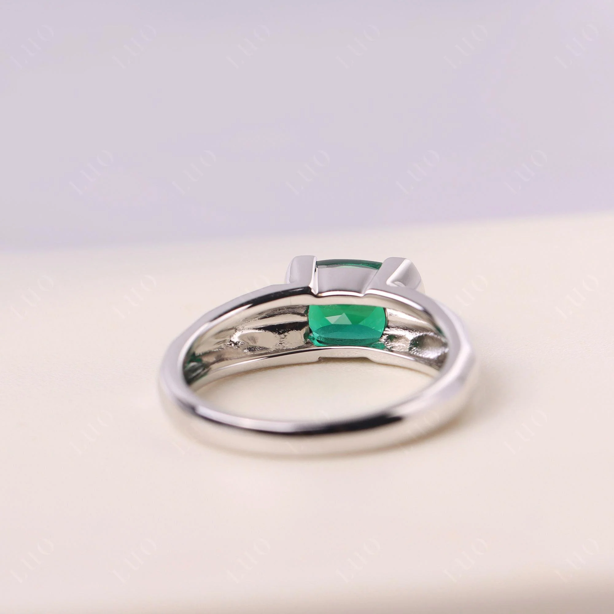 Emerald Bezel Seting Ring - Image 12