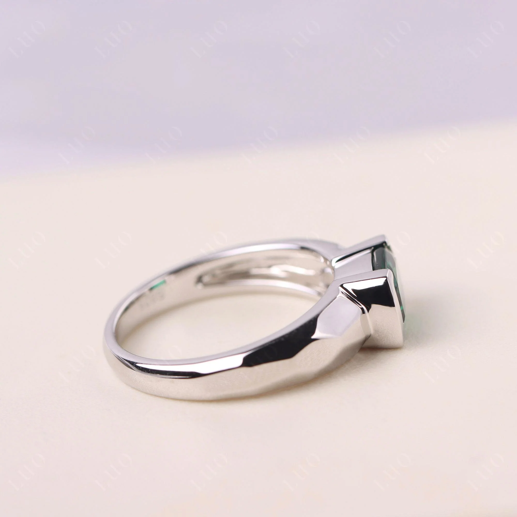Emerald Bezel Seting Ring - Image 13