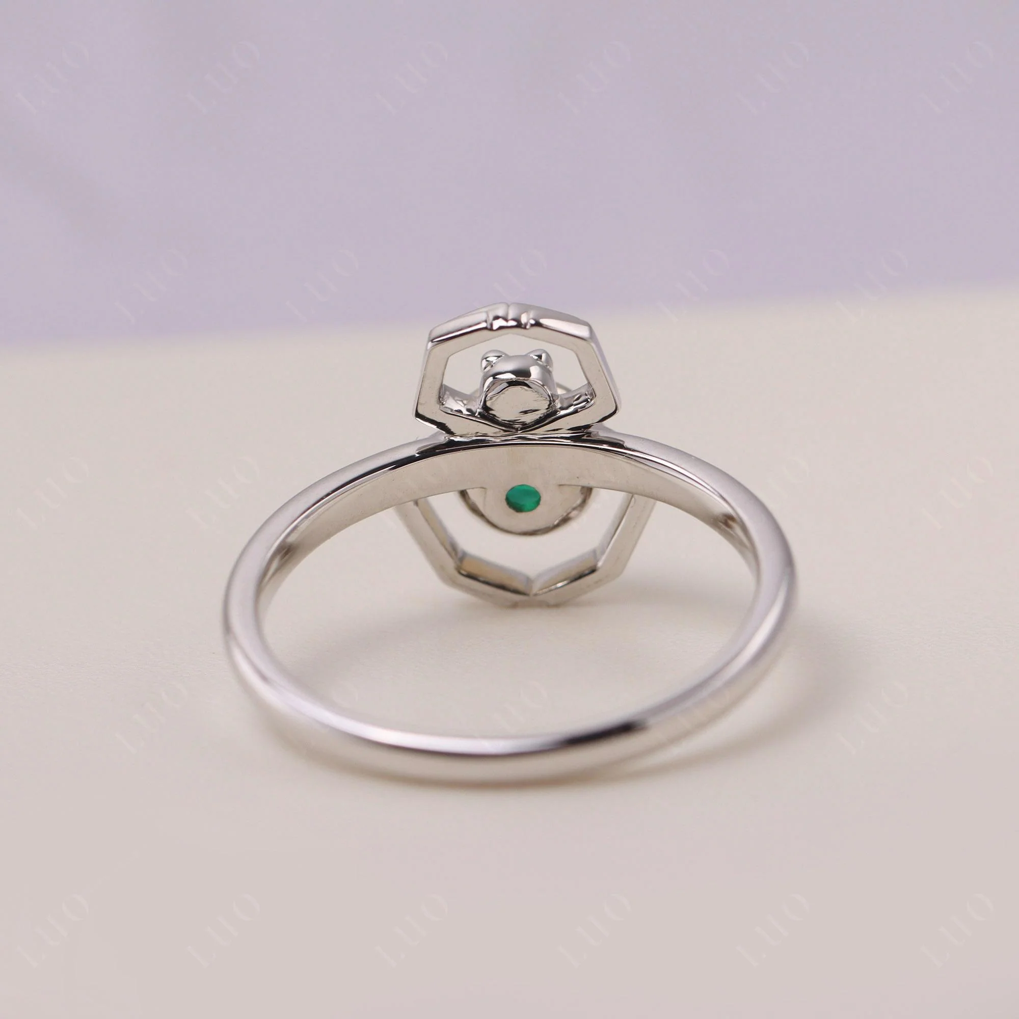 Emerald Bezel Set Spider Ring - Image 12