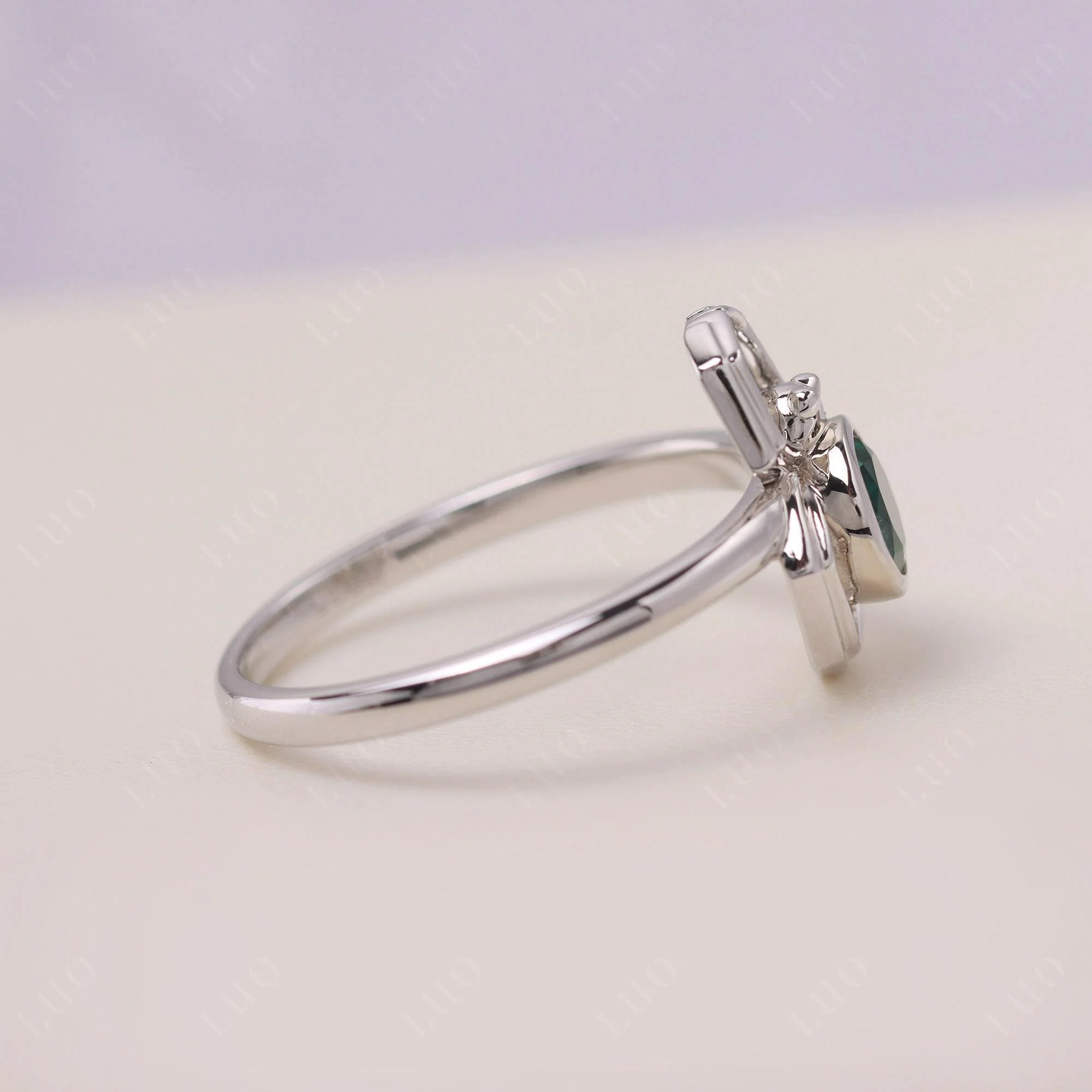 Emerald Bezel Set Spider Ring - Image 13