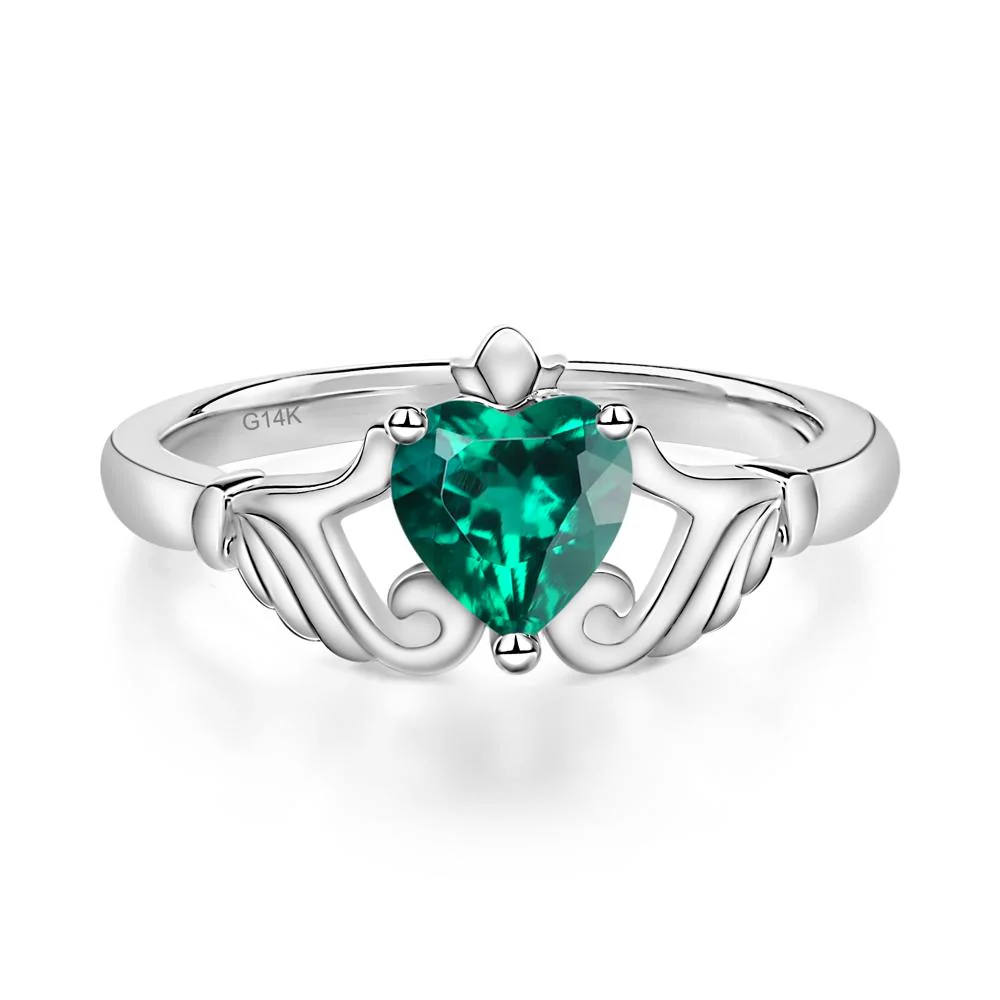 Emerald Claddagh Ring - Image 3