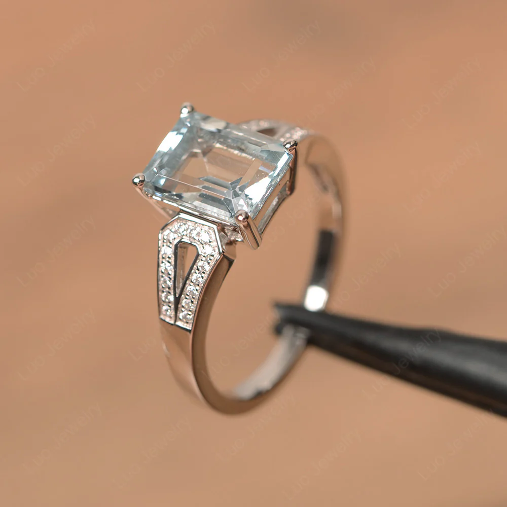 Emerald Cut Aquamarine Split Shank Ring - Image 2
