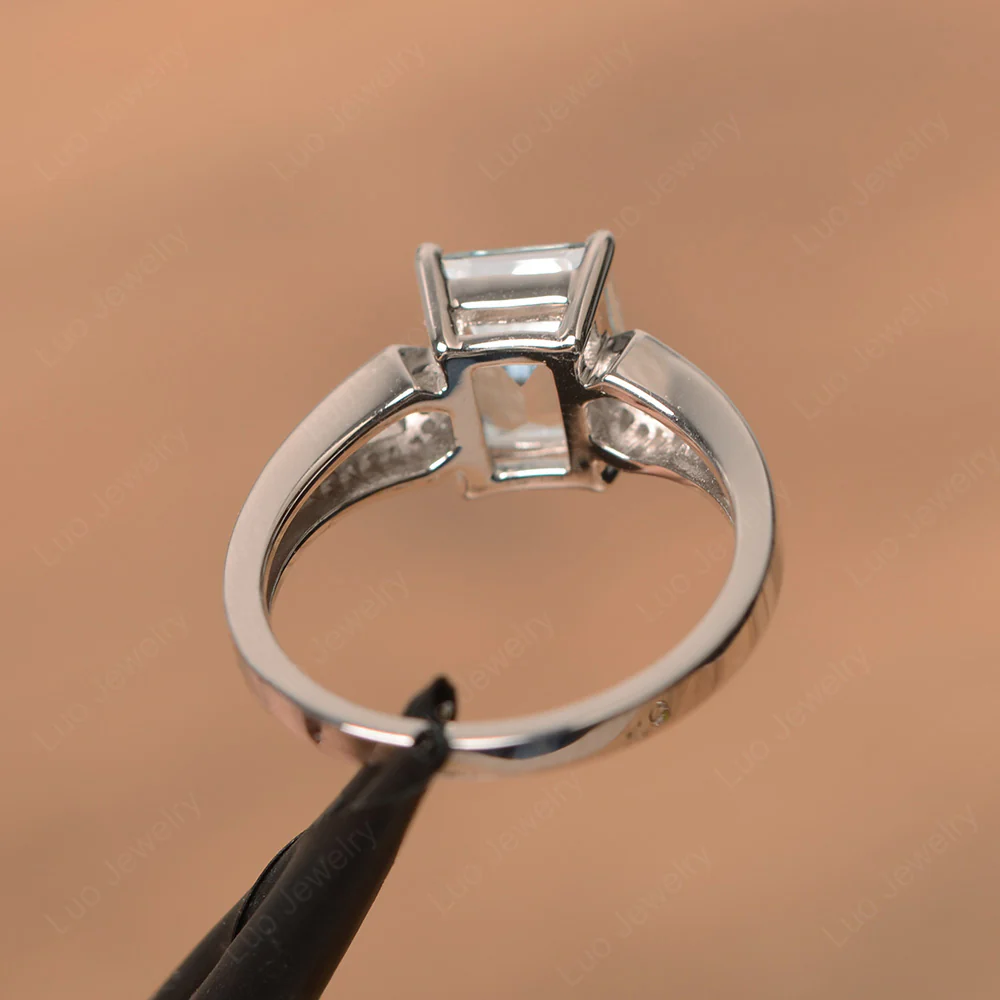 Emerald Cut Aquamarine Split Shank Ring - Image 3