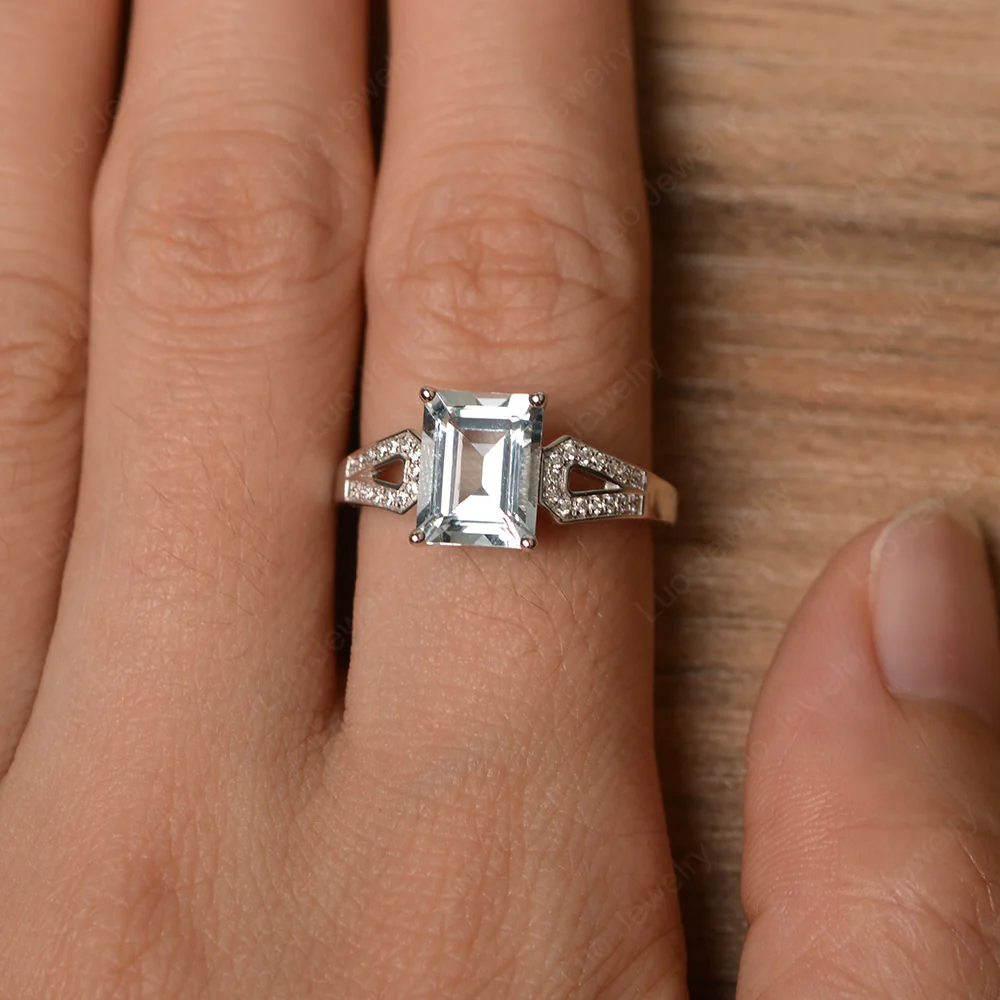 Emerald Cut Aquamarine Split Shank Ring - Image 4