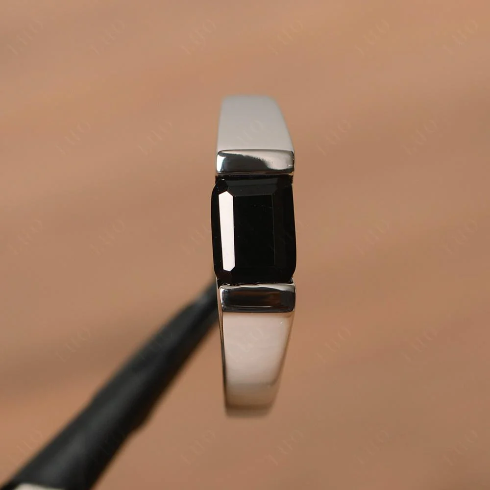 East West Black Spinel Ring - Image 11