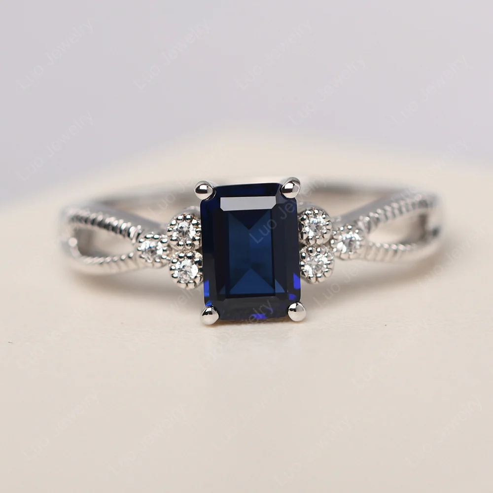 Antique Sapphire Ring