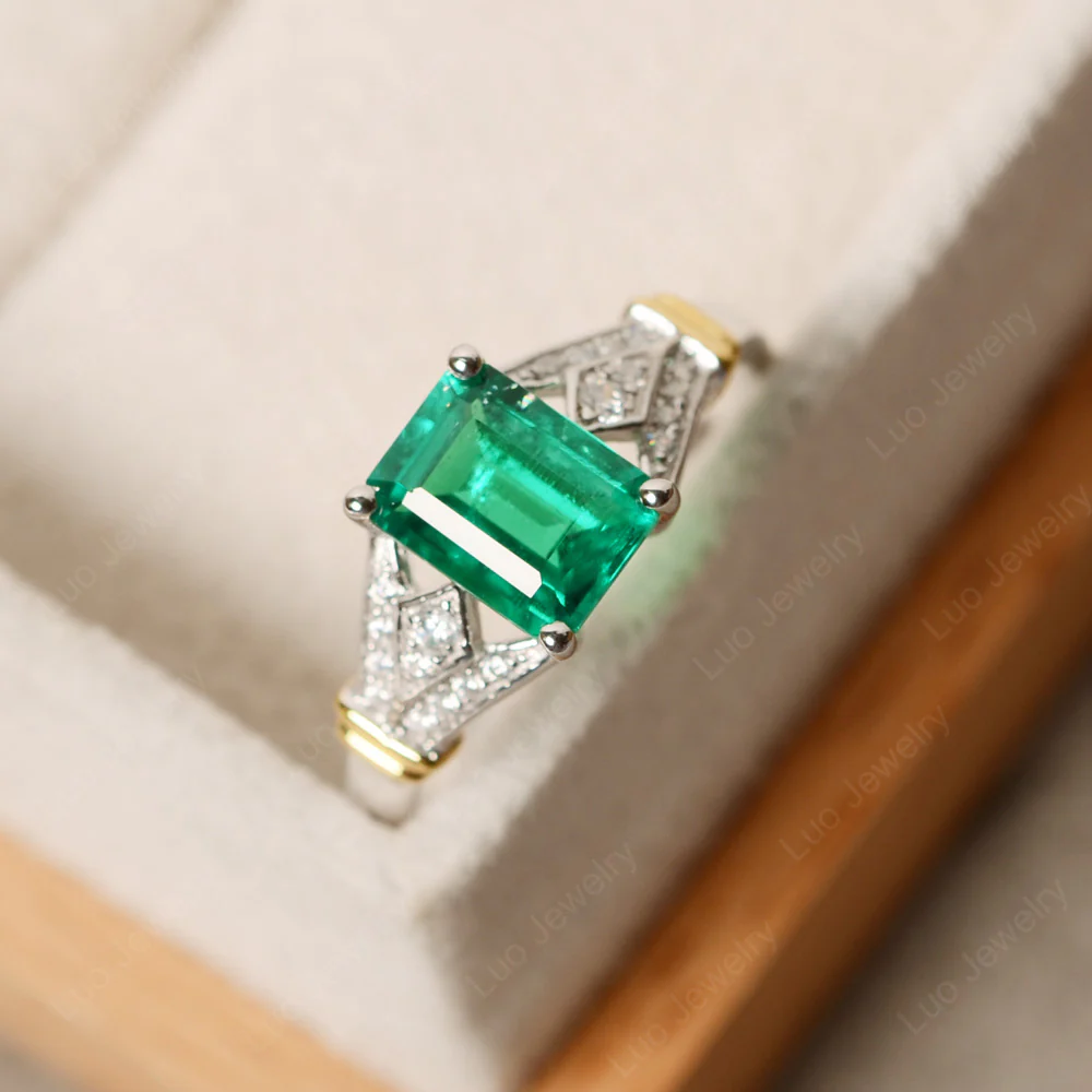 Emerald Women's Crown Ring - Image 2