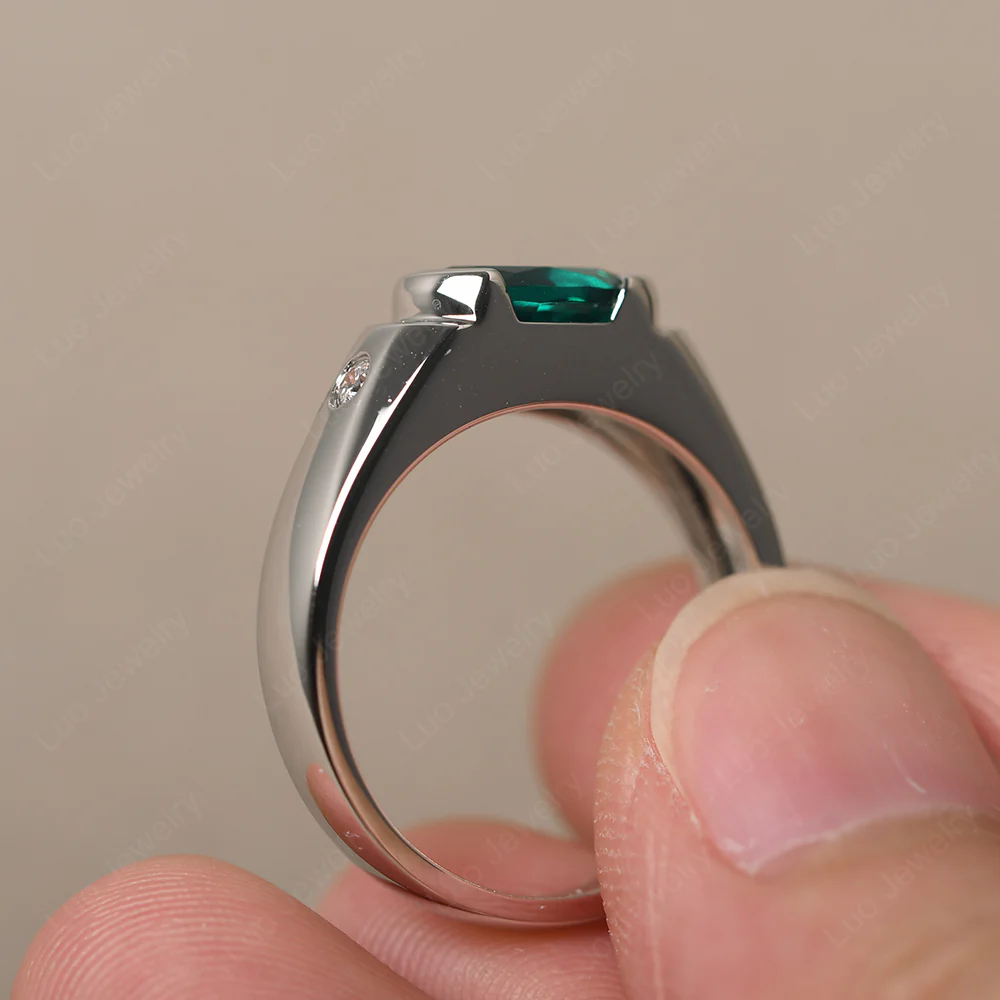 Oval Emerald Horizontal Unisex Ring - Image 4