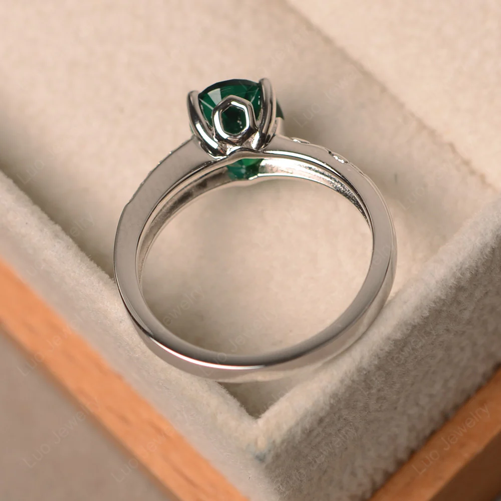 Vintage Style Oval Cut Emerald Ring - Image 3