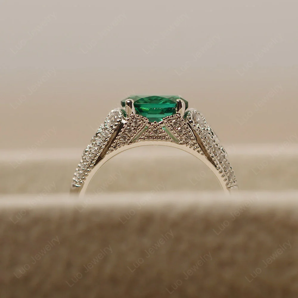 Vintage Horizontal Oval Cut Emerald Ring - Image 5