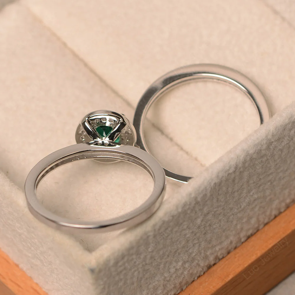 Round Cut Emerald Halo Bridal Set Ring - Image 3