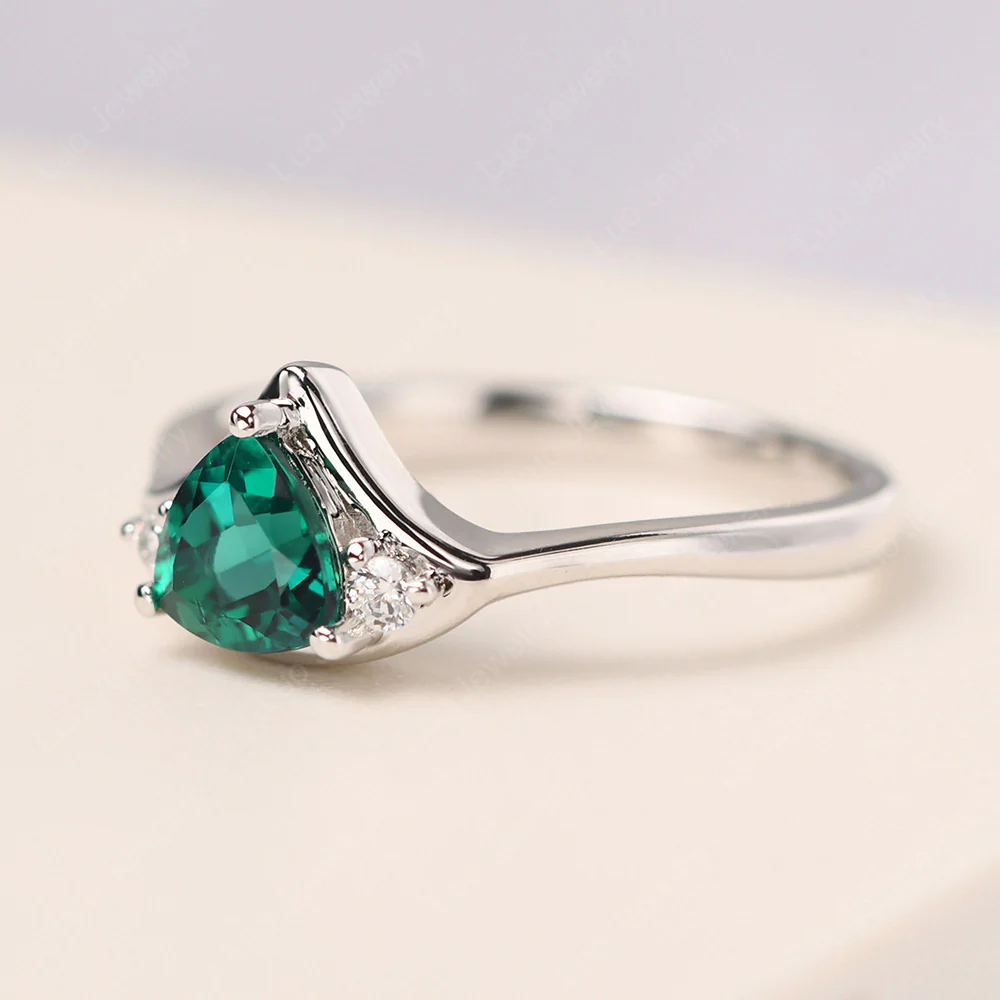 Scalloped Emerald Engagement Ring - Image 2