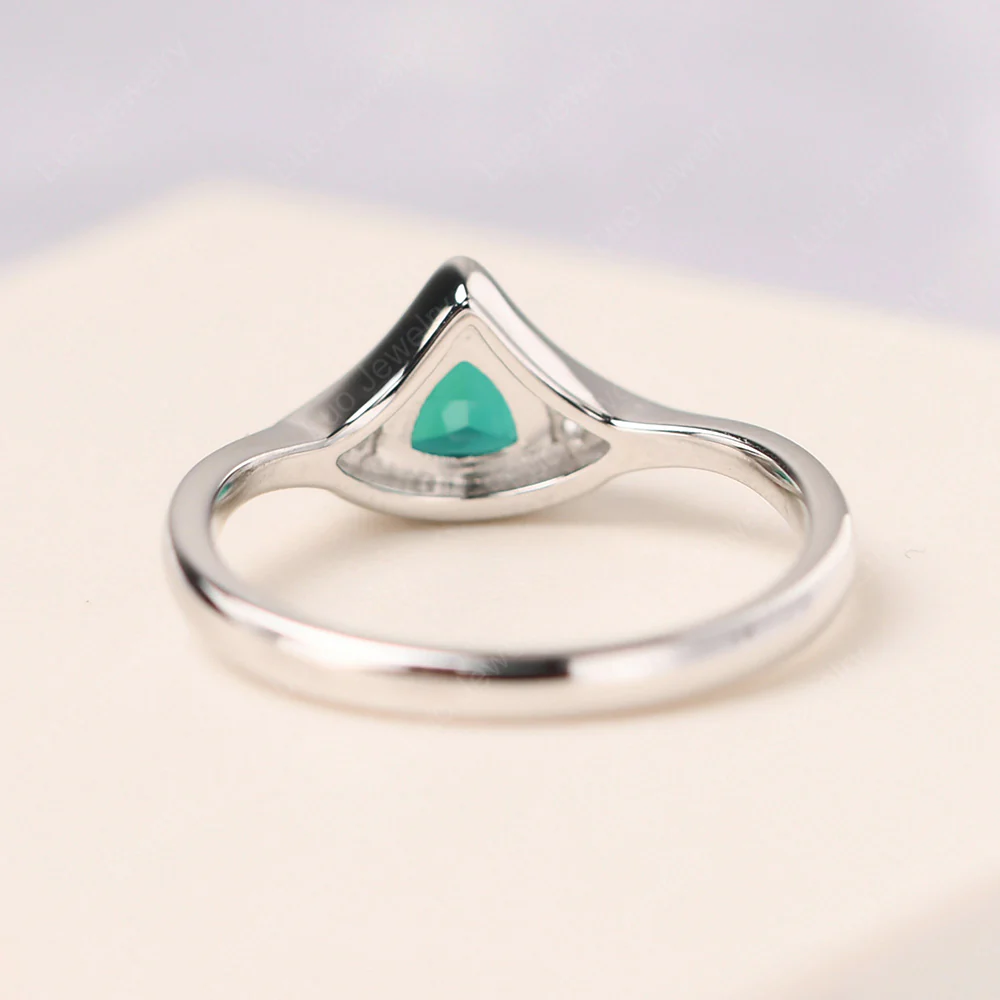 Scalloped Emerald Engagement Ring - Image 3