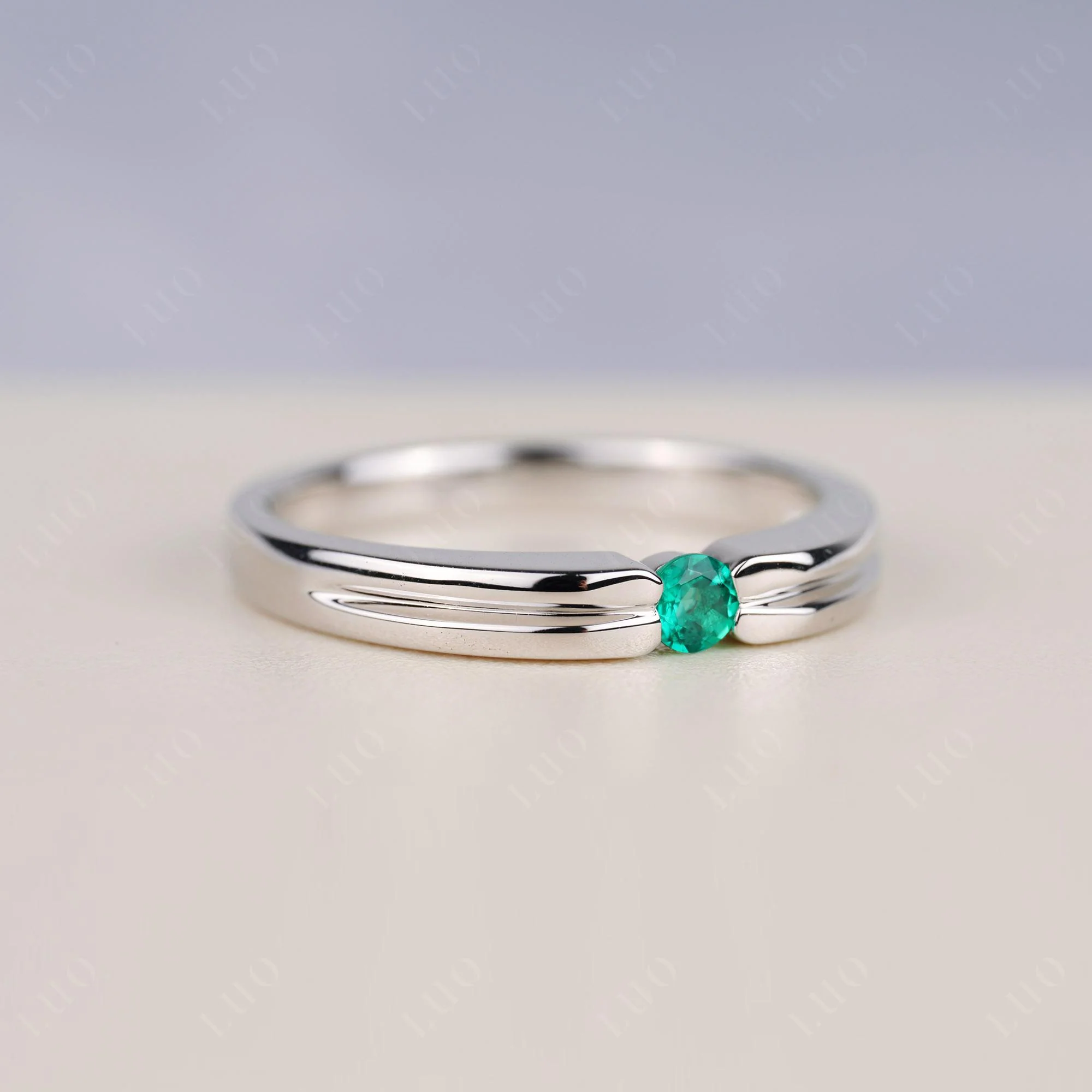 Emerald Solitaire Band Ring - Image 2