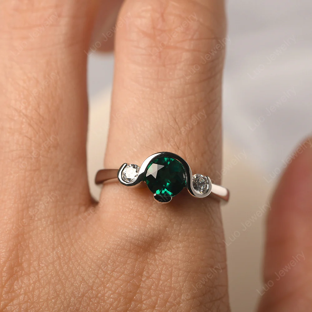Emerald Vintage Bezel Set Engagement Ring - Image 5