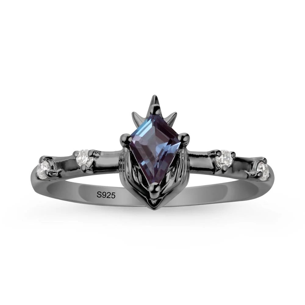 Fantasy Claddagh Ring with Kite Alexandrite - Image 7