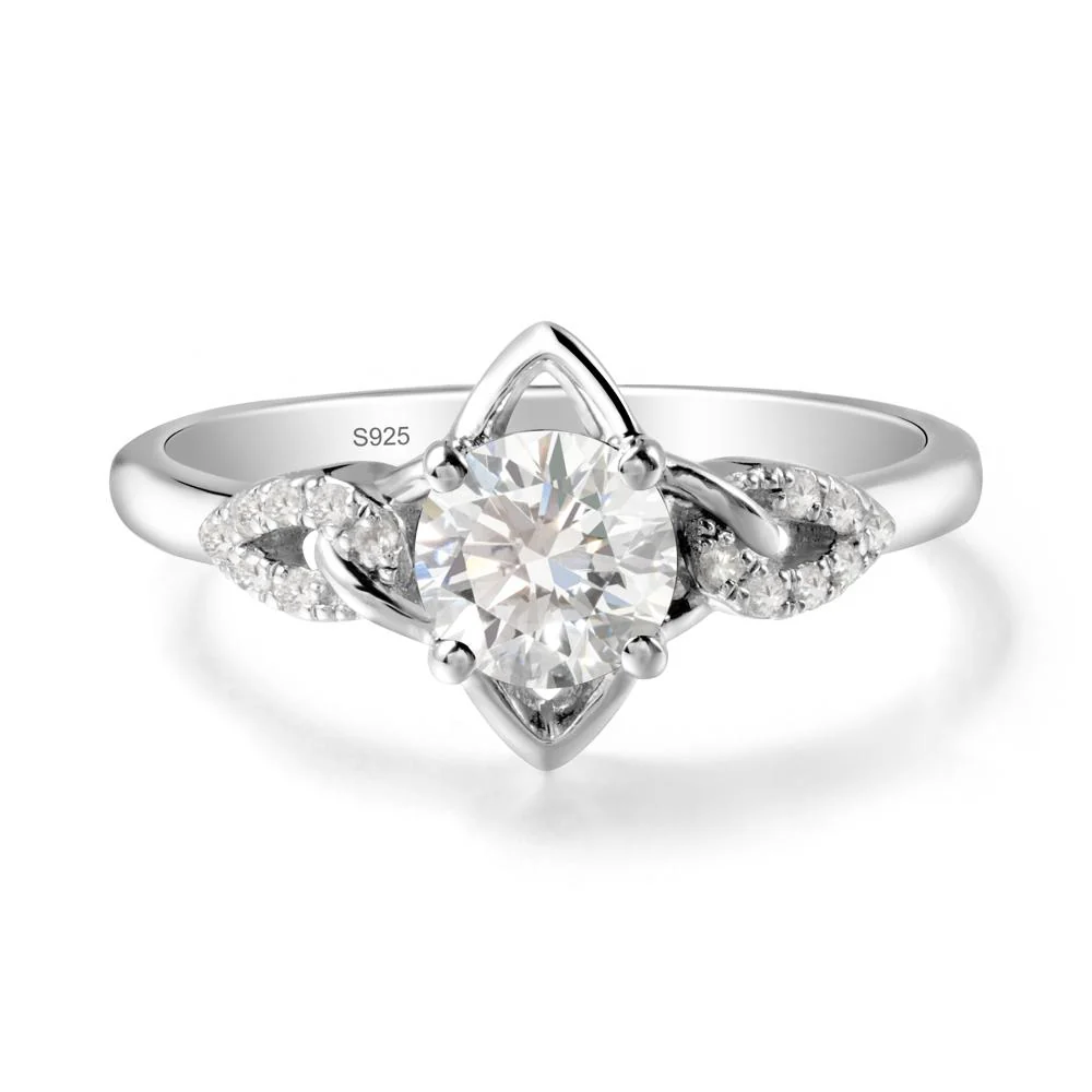Round Diamond Ring with Celtic Knot