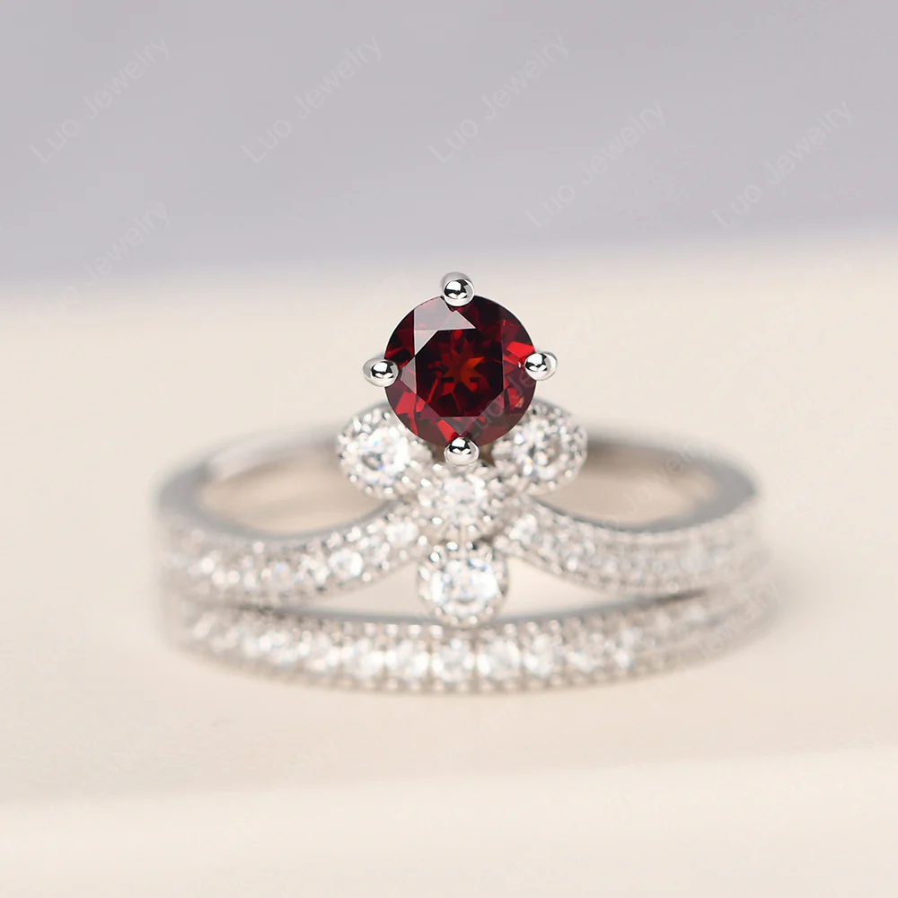 Garnet Milgrain Bridal Ring Set - Image 2