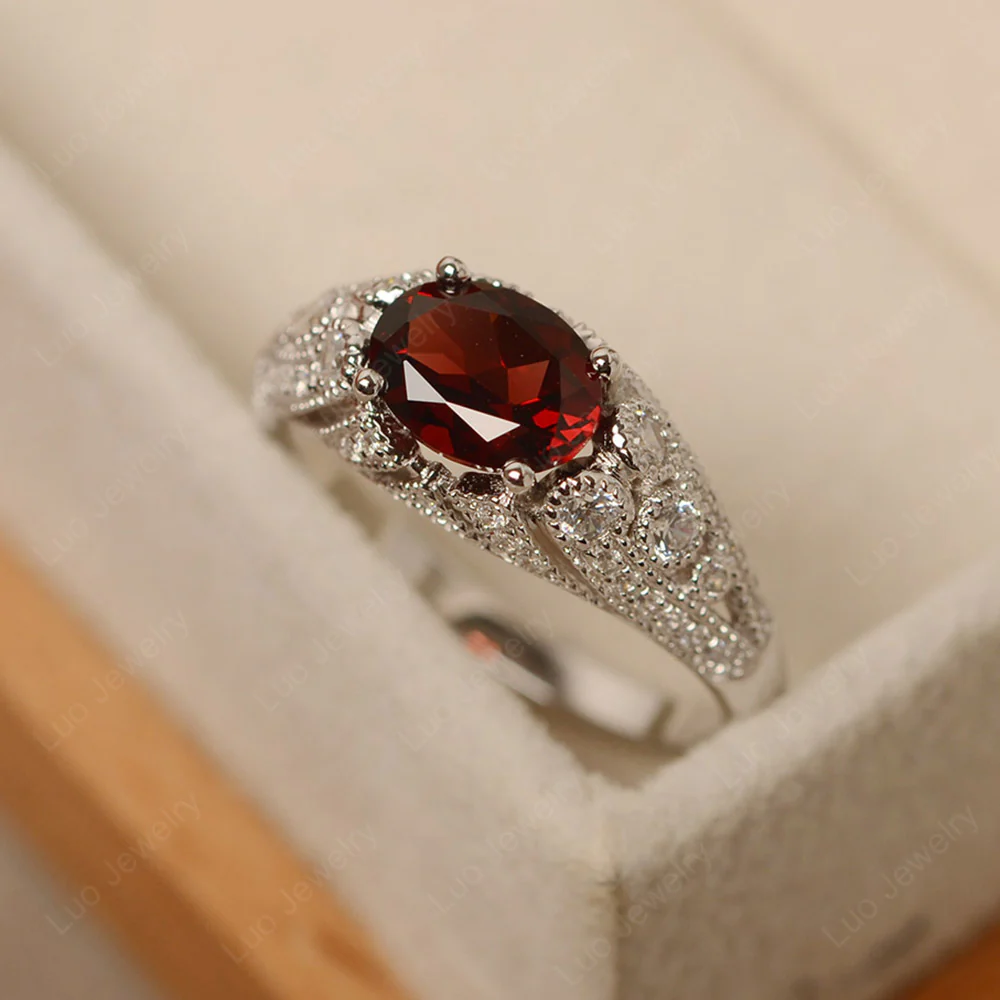 Vintage Horizontal Oval Cut Garnet Ring - Image 3