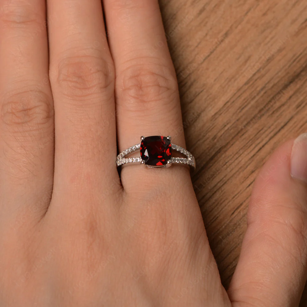 Cushion Cut Garnet Split Shank Ring - Image 4